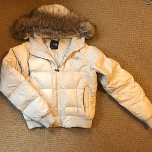 North face Puff coat off white cropped w/ fur hood